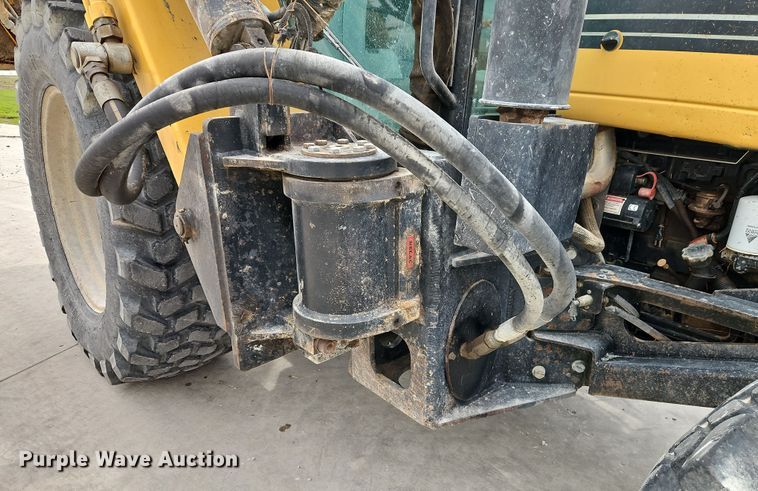 image for item DT7705 2004 Challenger MT525B MFWD tractor