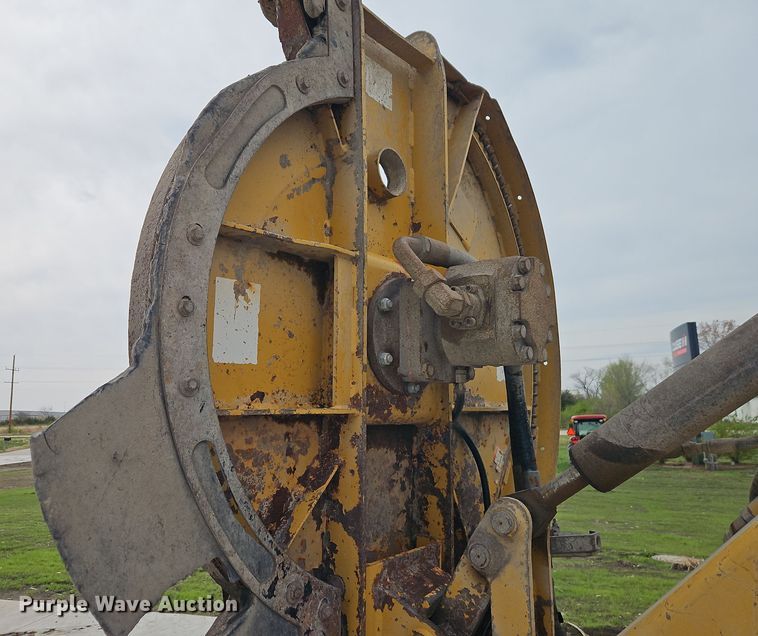 image for item DT7705 2004 Challenger MT525B MFWD tractor