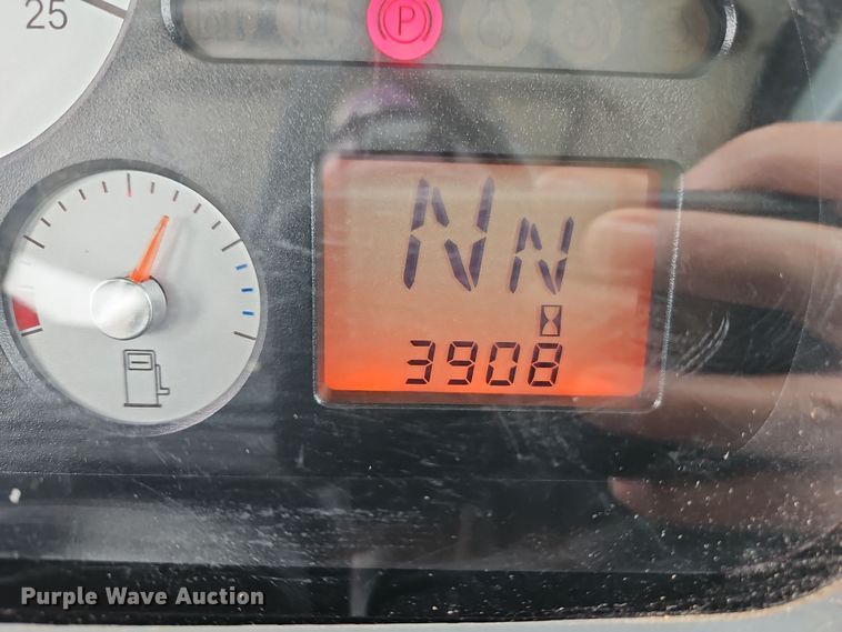 image for item DT7705 2004 Challenger MT525B MFWD tractor