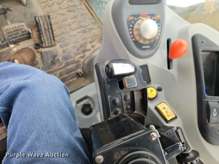 image for item DT7705 2004 Challenger MT525B MFWD tractor