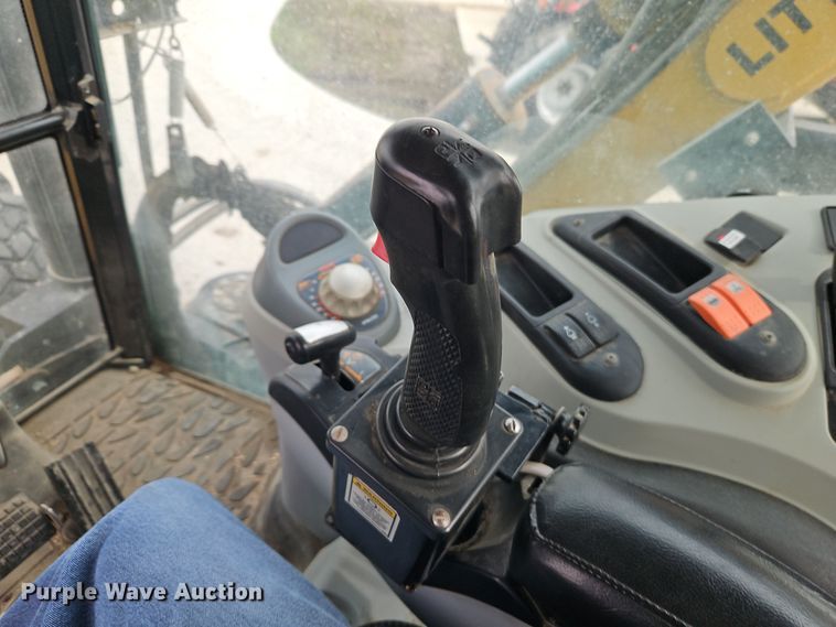 image for item DT7705 2004 Challenger MT525B MFWD tractor