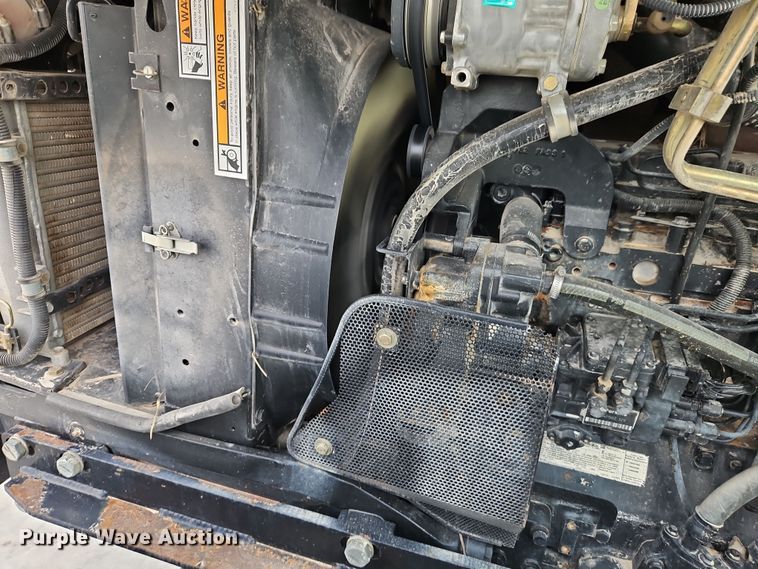 image for item DT7705 2004 Challenger MT525B MFWD tractor