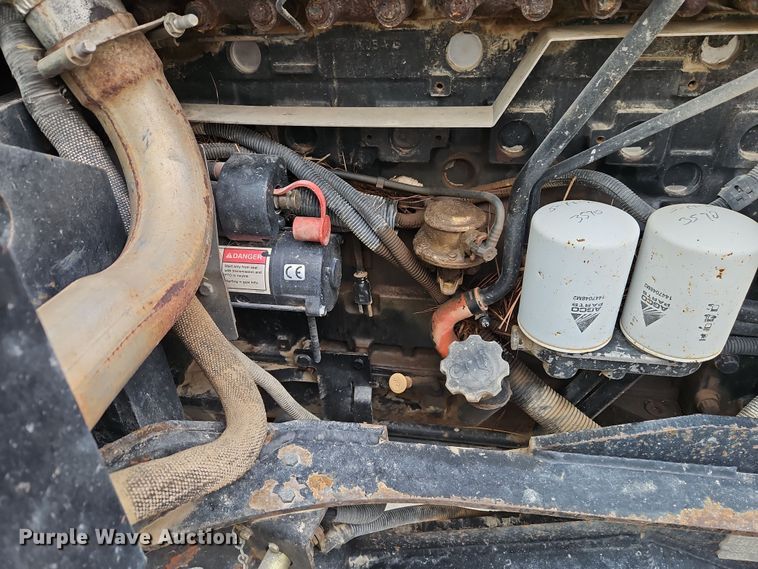 image for item DT7705 2004 Challenger MT525B MFWD tractor