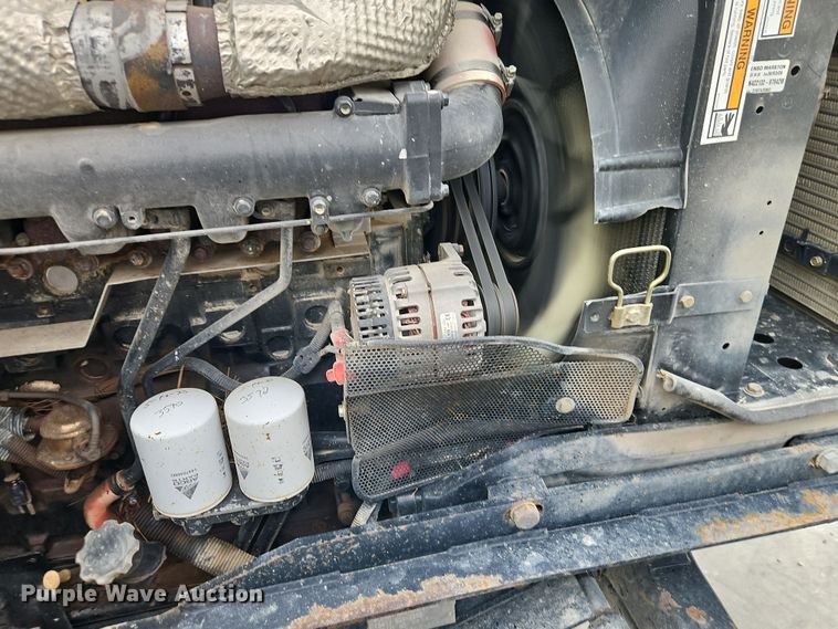 image for item DT7705 2004 Challenger MT525B MFWD tractor