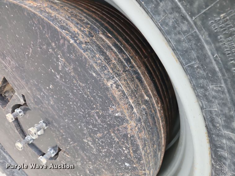 image for item DT7705 2004 Challenger MT525B MFWD tractor