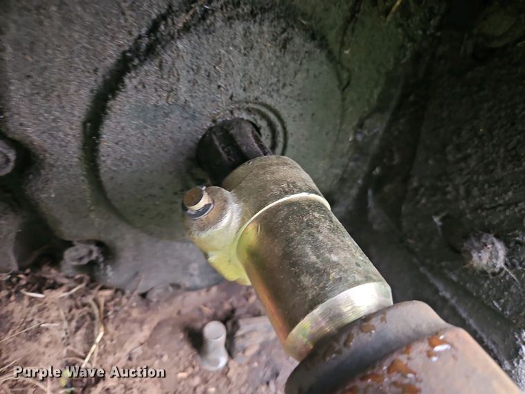 image for item DT7742 1995 John Deere 535 round baler