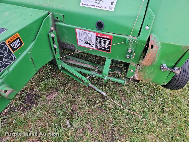 image for item DT7742 1995 John Deere 535 round baler