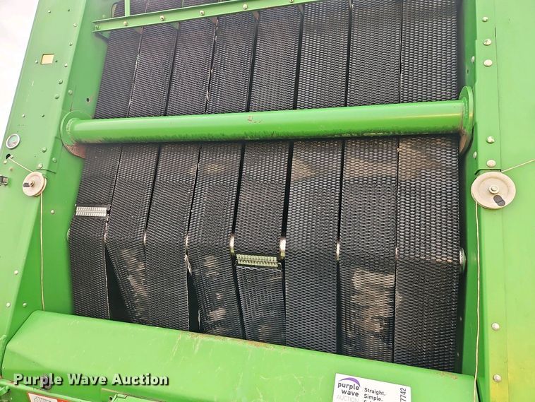 image for item DT7742 1995 John Deere 535 round baler