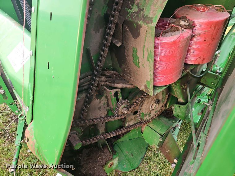 image for item DT7742 1995 John Deere 535 round baler