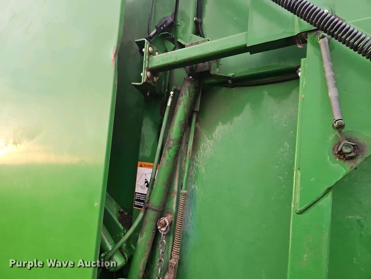 image for item DT7742 1995 John Deere 535 round baler