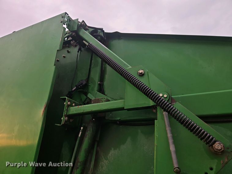 image for item DT7742 1995 John Deere 535 round baler