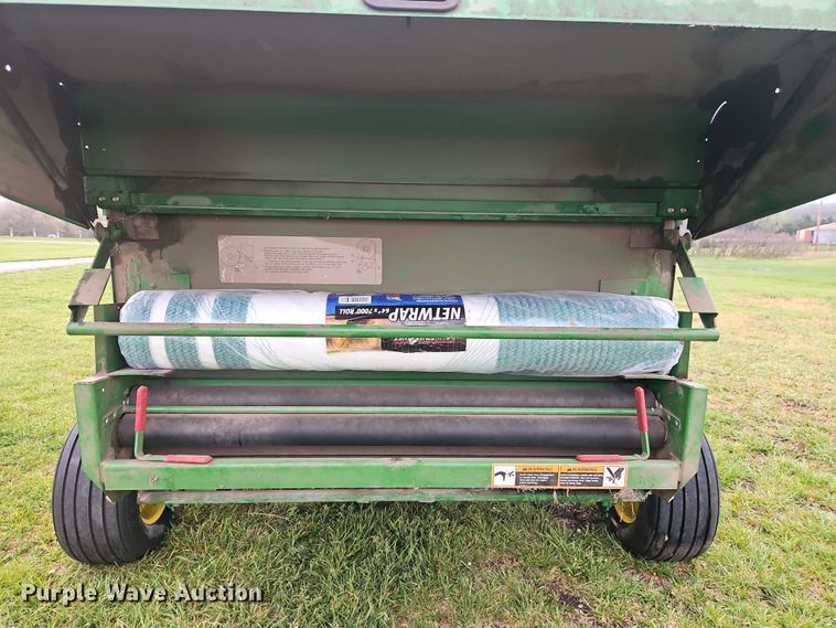 image for item DT7742 1995 John Deere 535 round baler