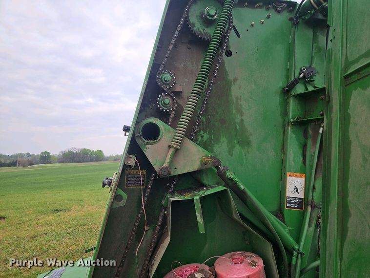 image for item DT7742 1995 John Deere 535 round baler