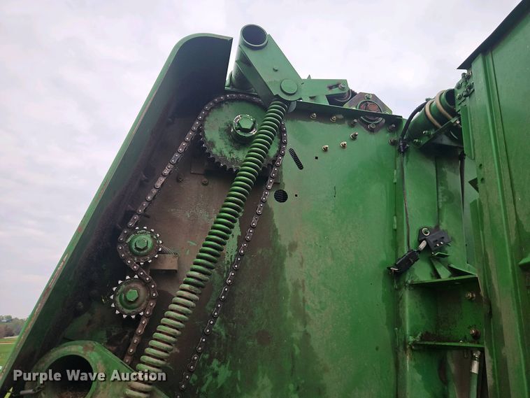 image for item DT7742 1995 John Deere 535 round baler