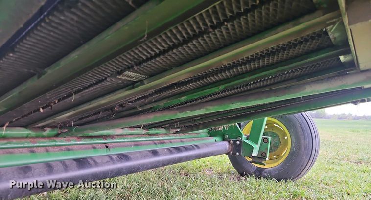 image for item DT7742 1995 John Deere 535 round baler