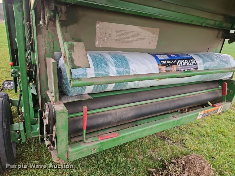 image for item DT7742 1995 John Deere 535 round baler