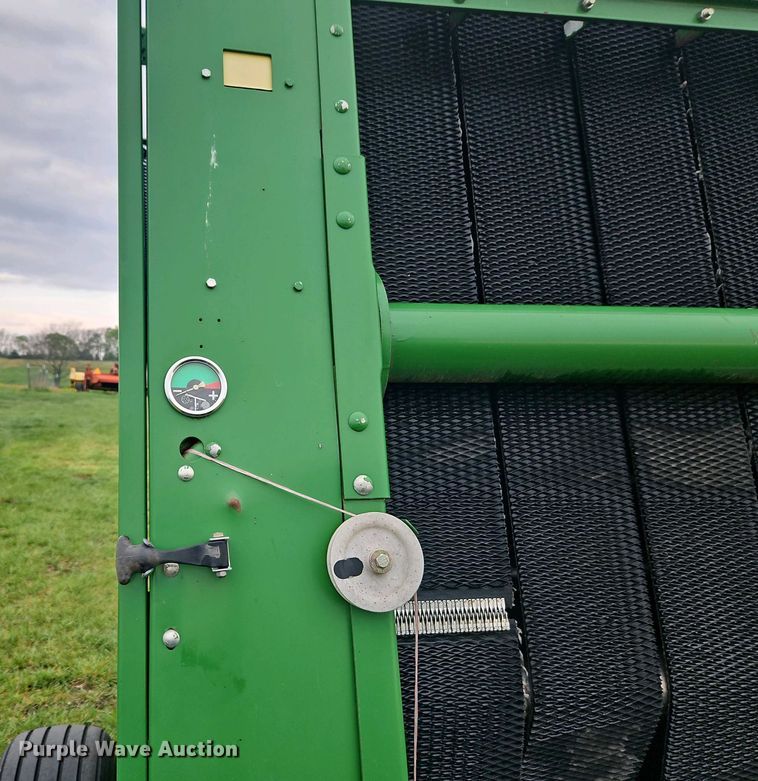 image for item DT7742 1995 John Deere 535 round baler