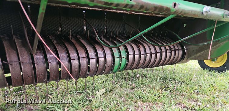 image for item DT7742 1995 John Deere 535 round baler