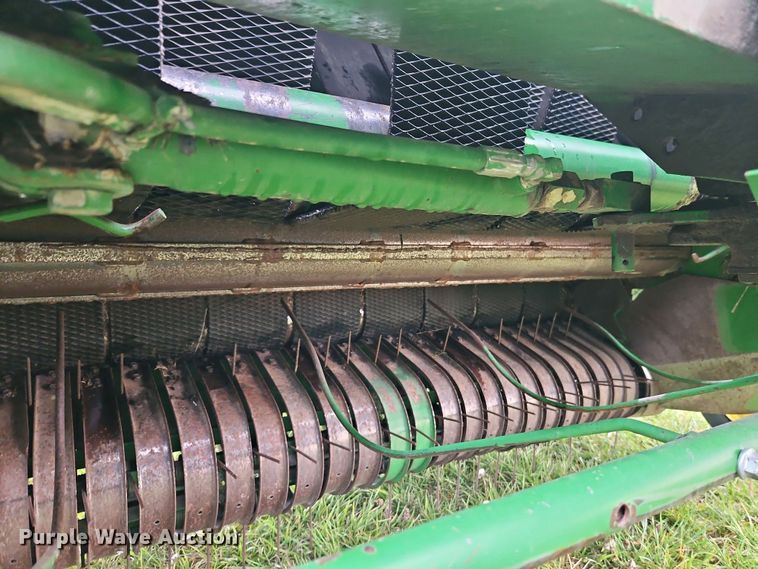 image for item DT7742 1995 John Deere 535 round baler