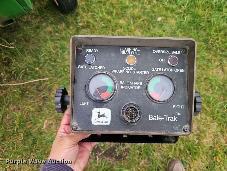 image for item DT7742 1995 John Deere 535 round baler