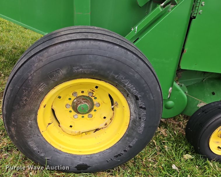 image for item DT7742 1995 John Deere 535 round baler