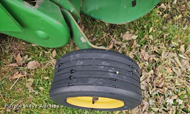 image for item DT7742 1995 John Deere 535 round baler