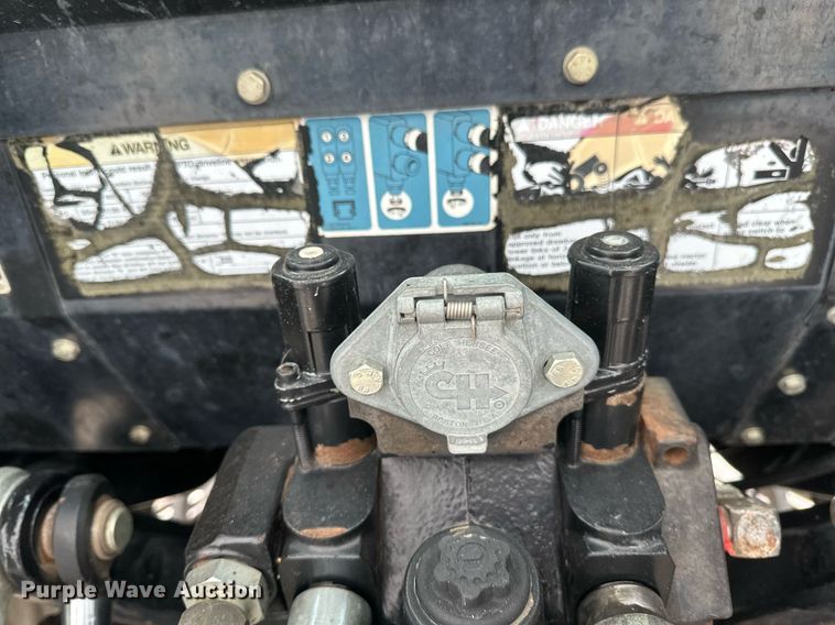 image for item DV0742 1998 Agco Allis  8765 MFWD tractor