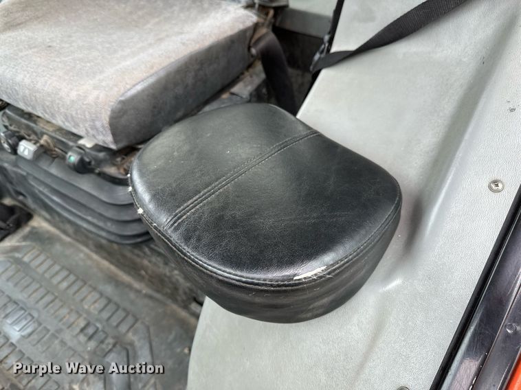 image for item DV0742 1998 Agco Allis  8765 MFWD tractor