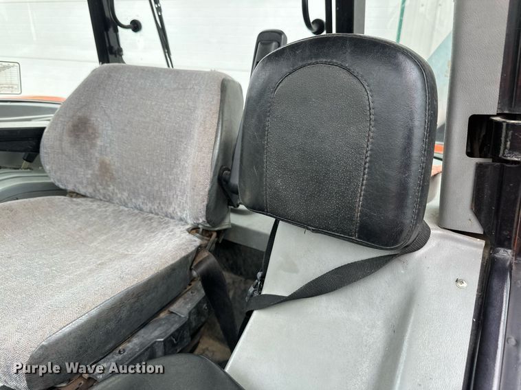 image for item DV0742 1998 Agco Allis  8765 MFWD tractor