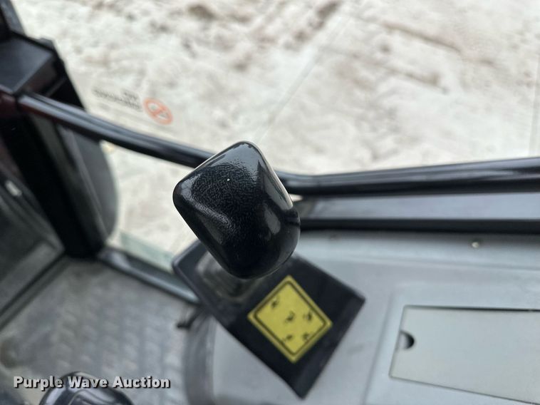 image for item DV0742 1998 Agco Allis  8765 MFWD tractor