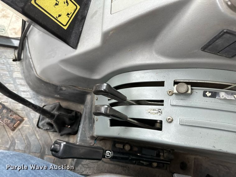 image for item DV0742 1998 Agco Allis  8765 MFWD tractor