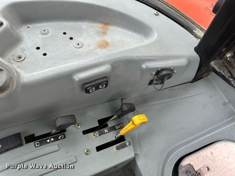 image for item DV0742 1998 Agco Allis  8765 MFWD tractor