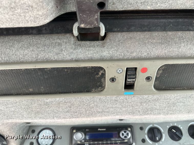 image for item DV0742 1998 Agco Allis  8765 MFWD tractor