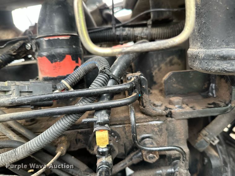 image for item DV0742 1998 Agco Allis  8765 MFWD tractor