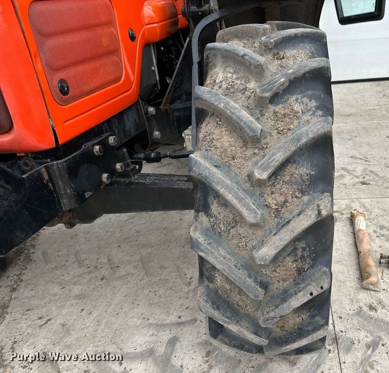 image for item DV0742 1998 Agco Allis  8765 MFWD tractor