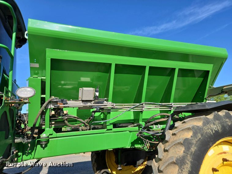 image for item DW1903 2019 John Deere R4045 spreader