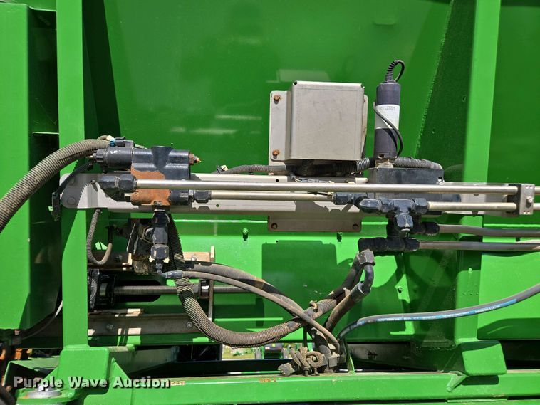 image for item DW1903 2019 John Deere R4045 spreader