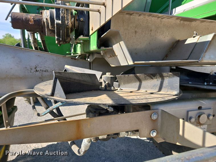 image for item DW1903 2019 John Deere R4045 spreader