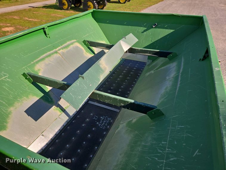 image for item DW1903 2019 John Deere R4045 spreader