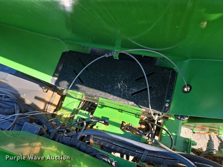 image for item DW1903 2019 John Deere R4045 spreader