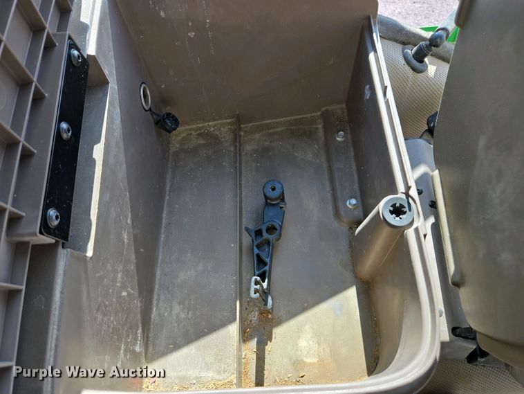 image for item DW1903 2019 John Deere R4045 spreader