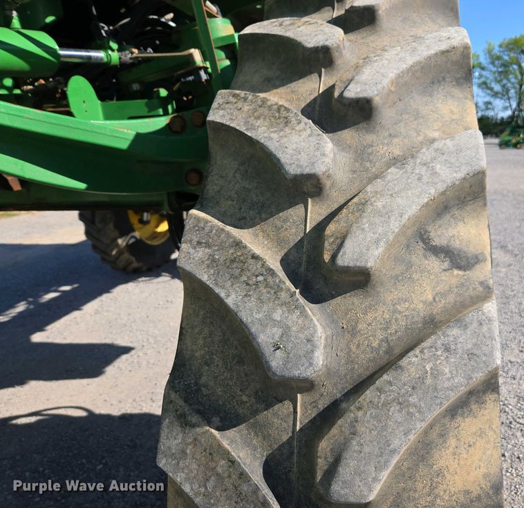 image for item DW1903 2019 John Deere R4045 spreader