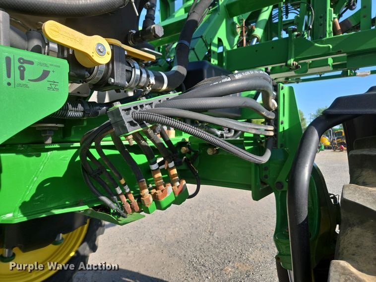 image for item DW1904 2021 John Deere R4038 sprayer
