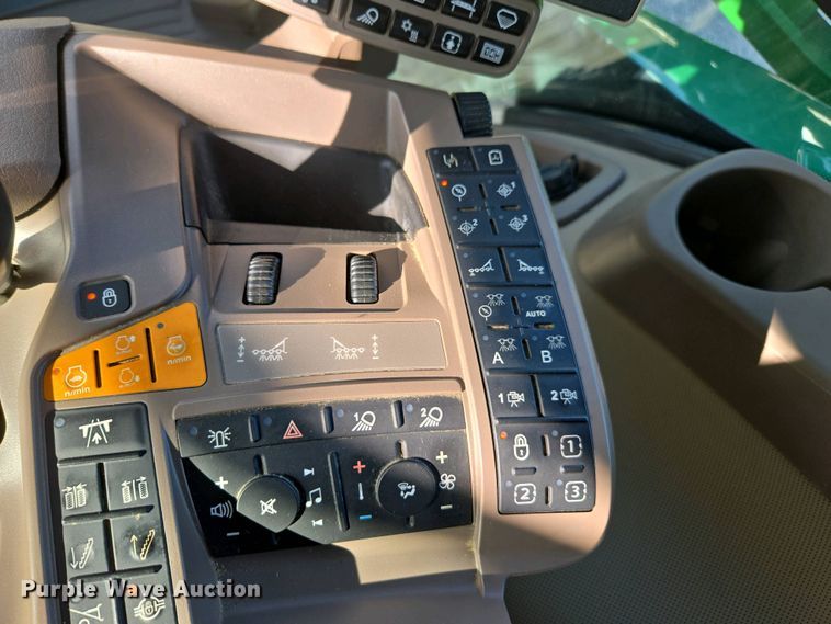 image for item DW1904 2021 John Deere R4038 sprayer