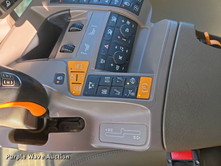 image for item DW1904 2021 John Deere R4038 sprayer