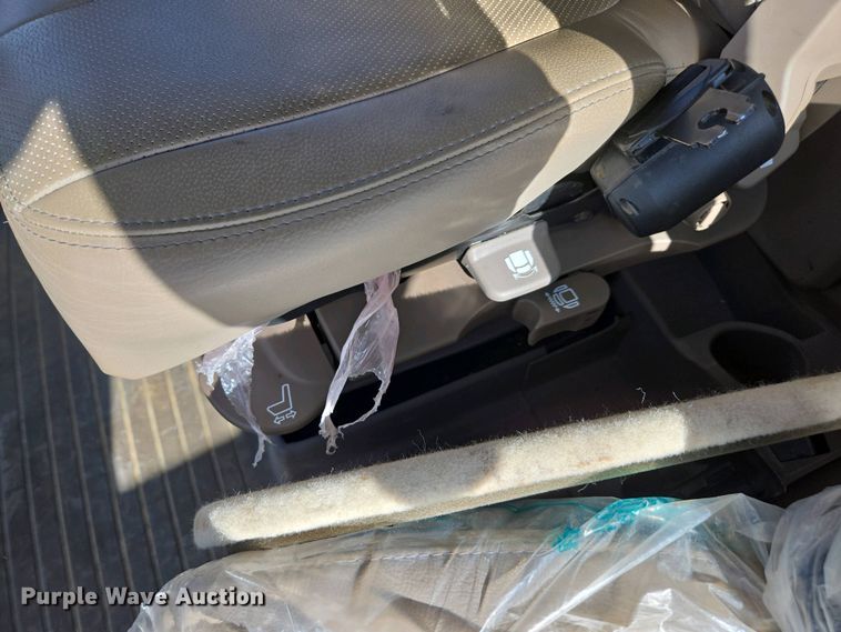 image for item DW1904 2021 John Deere R4038 sprayer