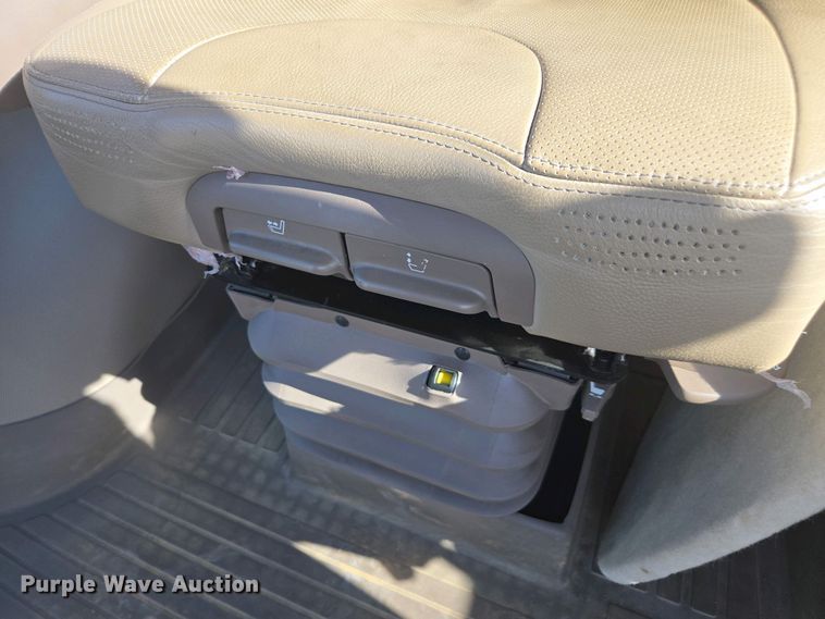 image for item DW1904 2021 John Deere R4038 sprayer