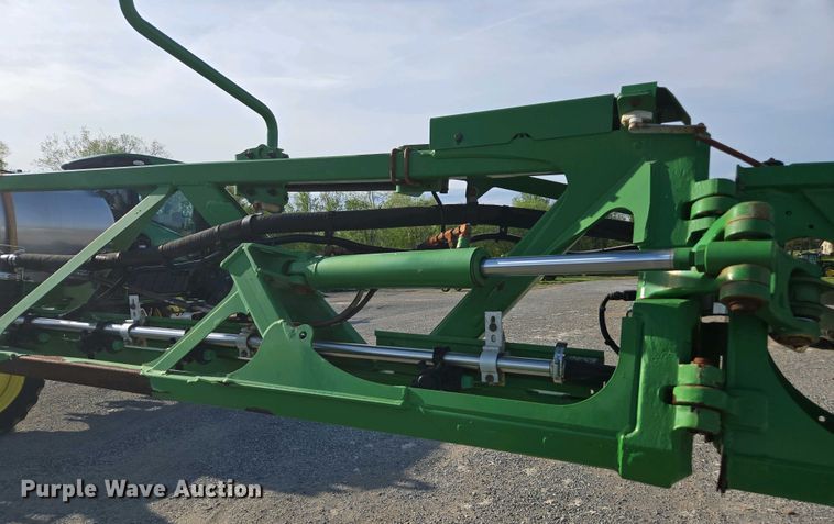 image for item DW1904 2021 John Deere R4038 sprayer