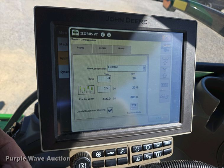 image for item DW1905 2016 John Deere 1795 split row no-till planter