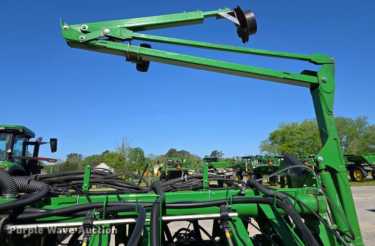 image for item DW1905 2016 John Deere 1795 split row no-till planter